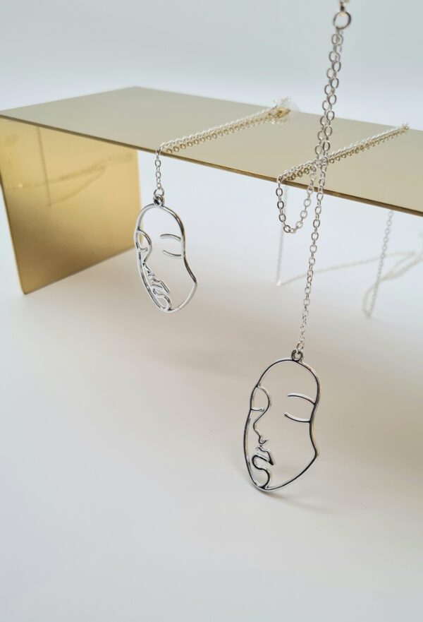 ŁAŃCUSZEK DO OKULARÓW- BIŻUTERIA DO OKULARÓW Srebrna twarz