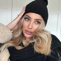 Komplet Czapka z Pomponem i Szalik damski KIM Kolor CZARNY