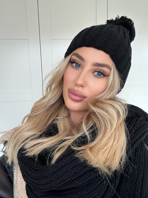 Komplet Czapka z Pomponem i Szalik damski KIM Kolor CZARNY
