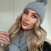 Czapka z pomponem i szalik damski